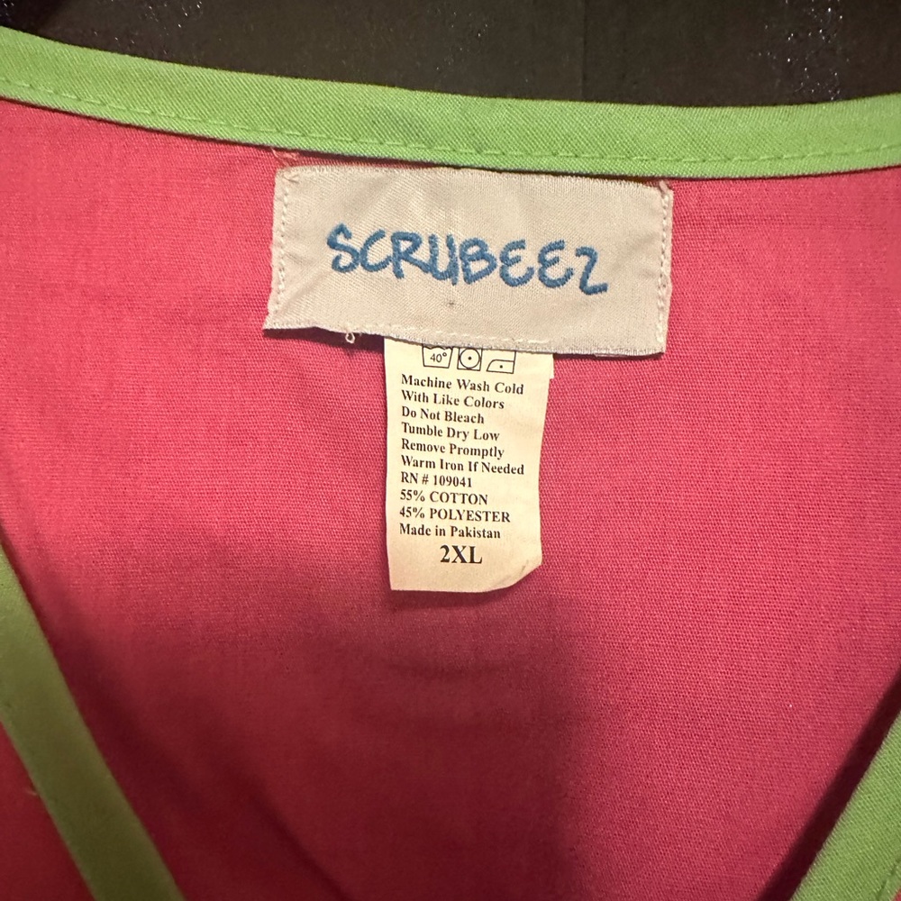 WOMEN SCRUB TOP - Picture 3 of 3